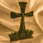 Cruz em Flor de Lótus