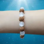 Pulseira de Selenita e Rudraksha 8mm