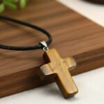 Pendente Cruz Olho de Tigre